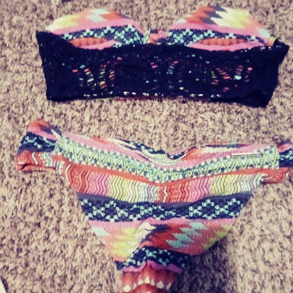 Swimsuit - Picture 2 of 3